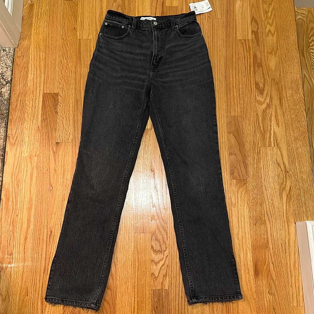 NWT Abercrombie & Fitch Jeans, size 27